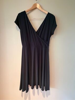 Tribeca Studio Classic Black V-Neck Faux Wrap Dress L Petite